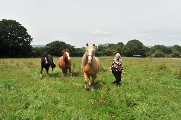 contact epona retreat centre