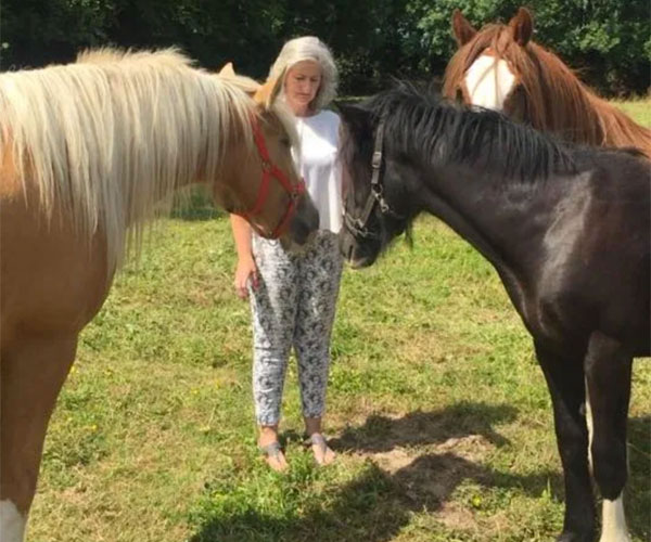 noreen with 3 horses